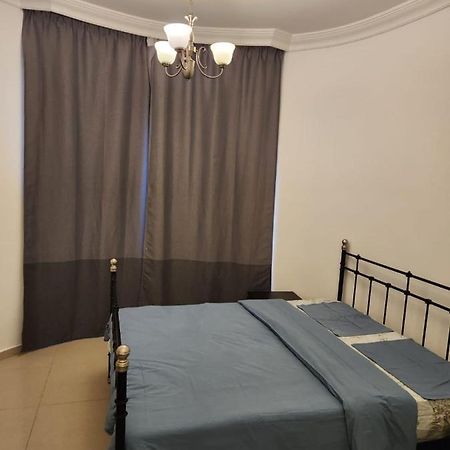Furnished Studio Apartment Near Business Bay Metro Station Dubai Exterior foto