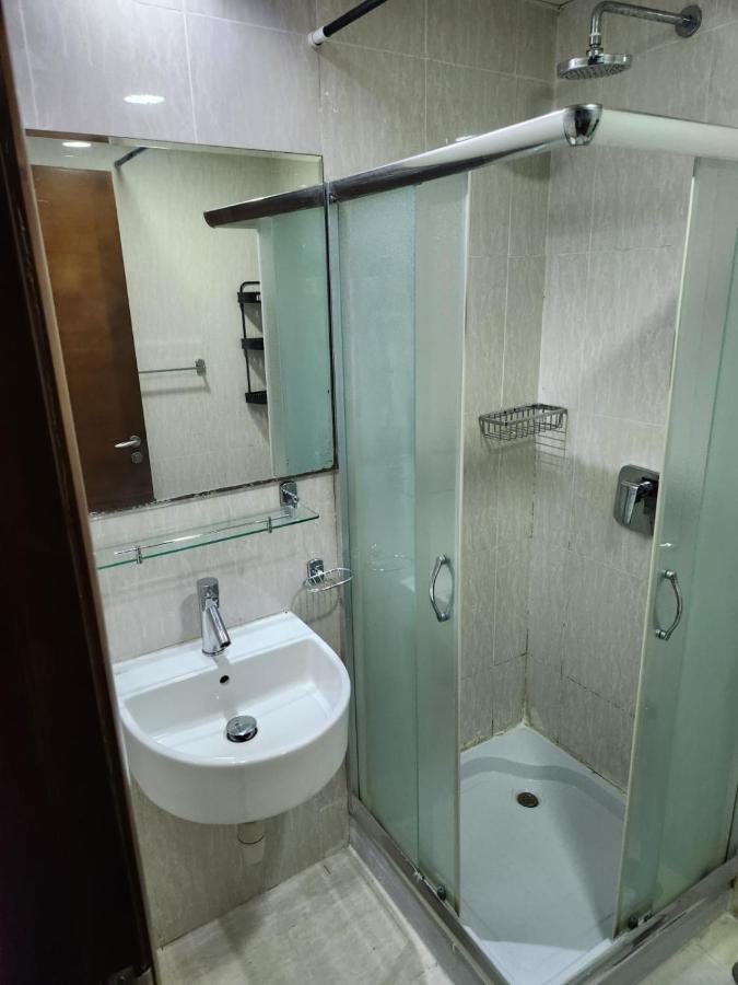 Furnished Studio Apartment Near Business Bay Metro Station Dubai Exterior foto