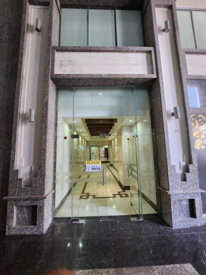 Furnished Studio Apartment Near Business Bay Metro Station Dubai Exterior foto